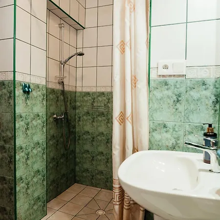 Marta M Sauna Jacuzzi *