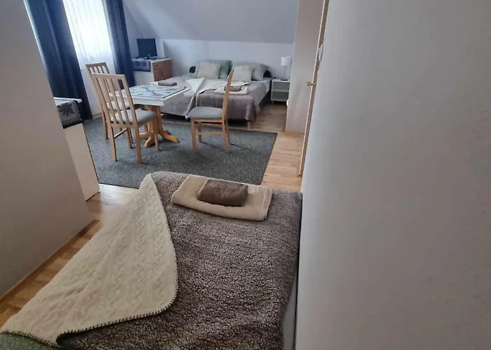 Marta M Sauna Jacuzzi Πανσιόν 3*