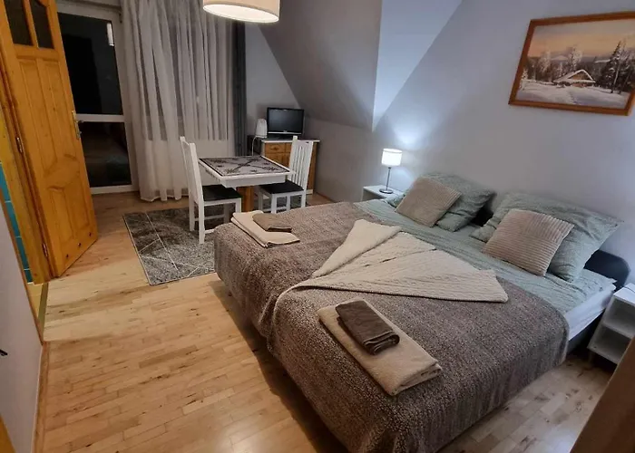 Πανσιόν Marta M & Sauna 3*